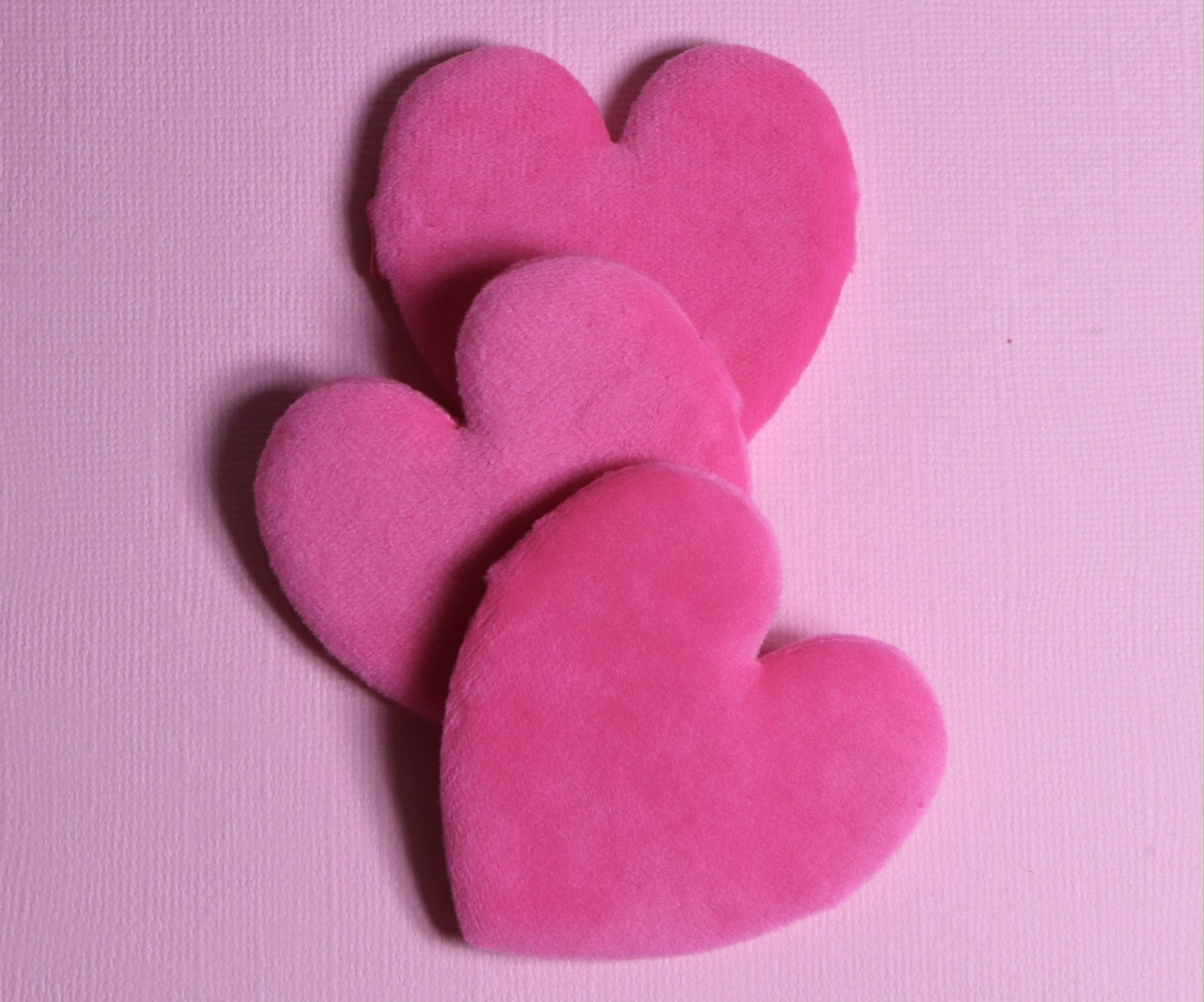 Image of HEART POWDER PUFF SPONGE APPLICATOR